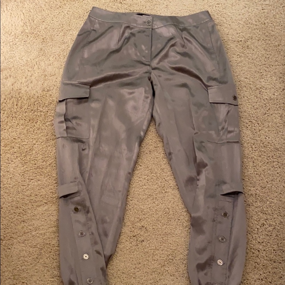 Ladies pants. Very comfortable and light.